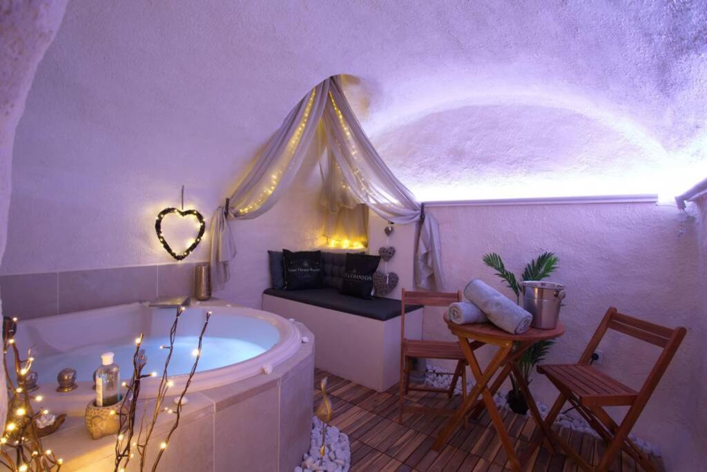 Les Secrets D'Alcove, Nuits Romantiques Avec Spa Aix-en-Provence Eksteriør bilde